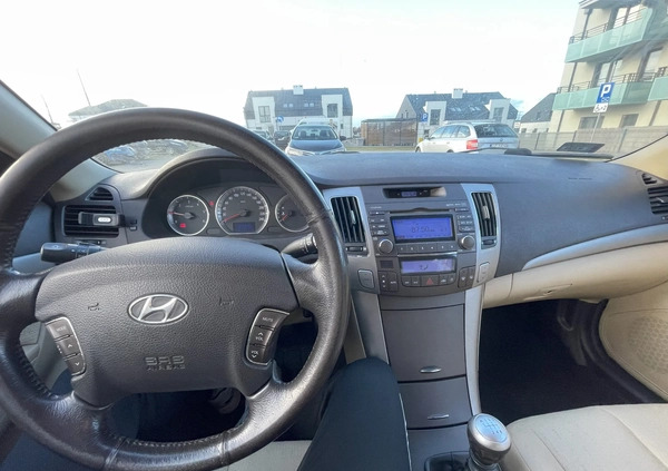 Hyundai Sonata cena 10500 przebieg: 211000, rok produkcji 2008 z Gdańsk małe 154
